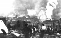 Residents watch downtown San Francisco burn in aftermath of 1906 quake