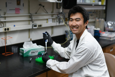 Sho Kodera, a student in the lab of microbiologist Jack Gilbert