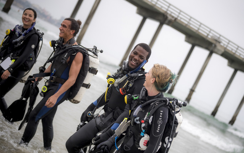 Scripps Oceanography students participate in the scientific diving program. 