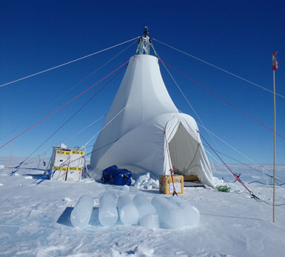 RAID drilling site at Allan Hills, Antarctica, 2019. Photo: Jacob Morgan