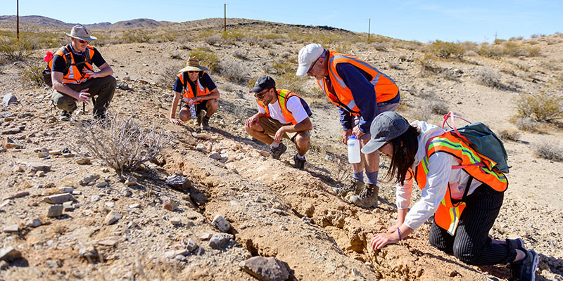 Students examine the aftermath of Ridgecrest earthquake. Photo by Andrew Jorgensen.