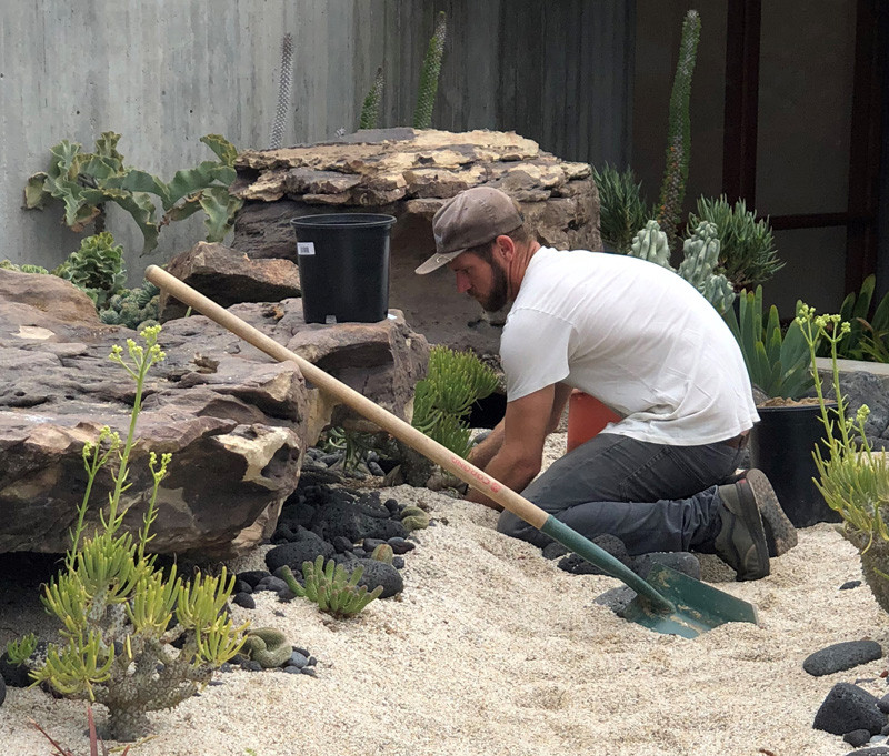  Brant Chlebowski works on the Scripps Coral Garden