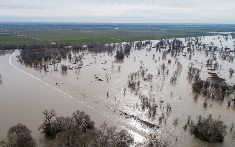 Flooding overtops Fremont Weir, 2019. Photo: Florence Low/California Department of Water Resources