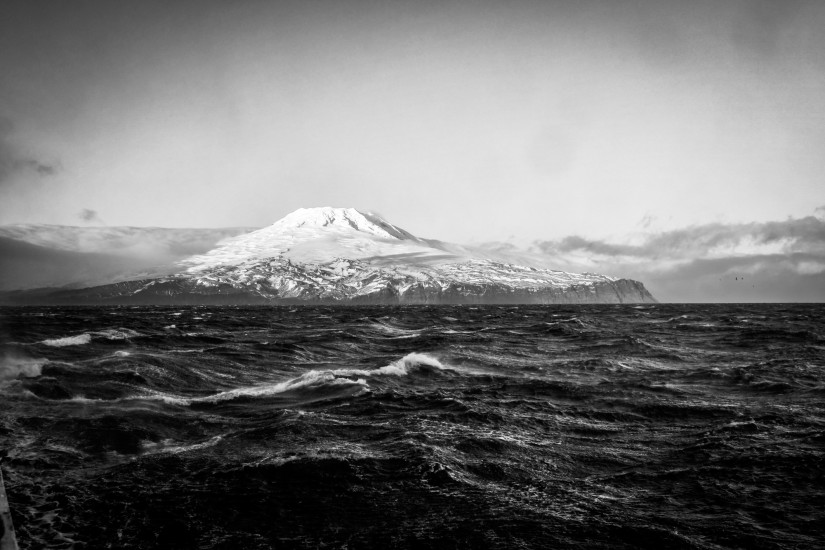 The volcanic island of Jan Mayen. Photo by Kerstin Bergentz 