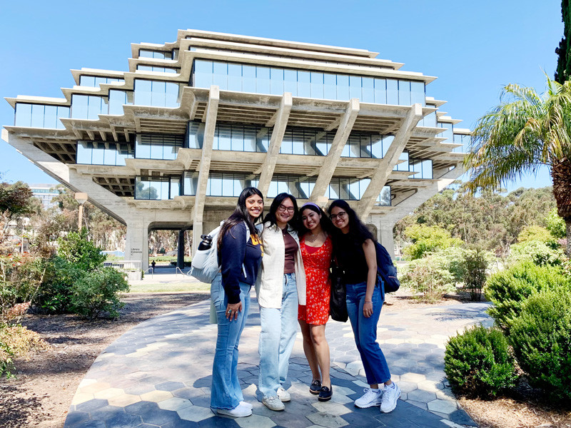 REM-EFRI group photo in front of Geisel Library