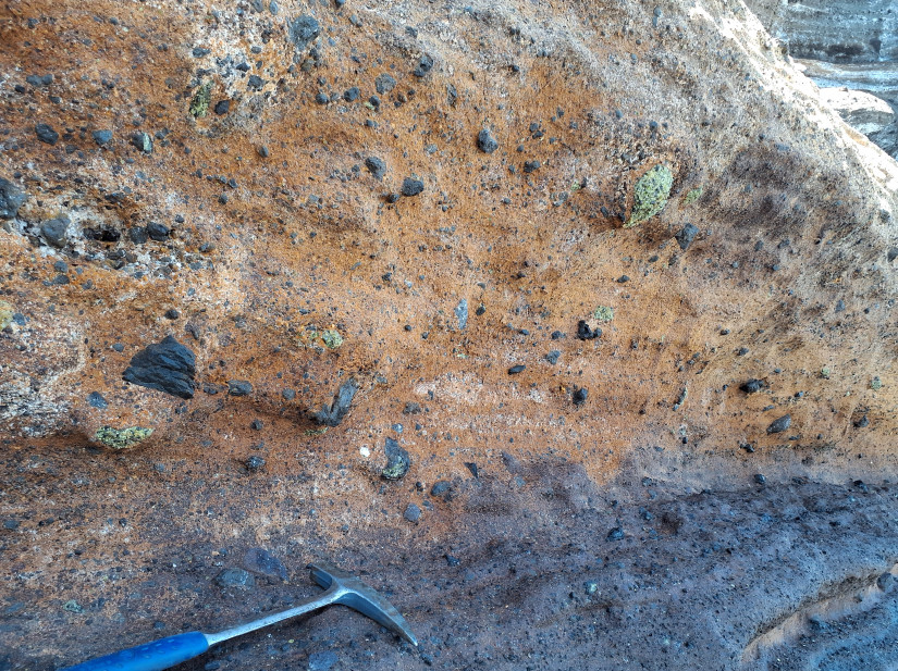 Xenoliths (“foreign rocks”) from Earth’s mantle (green) and lower crust (black), hosted in an ignimbrite deposit (brown) on Guadalupe Island.