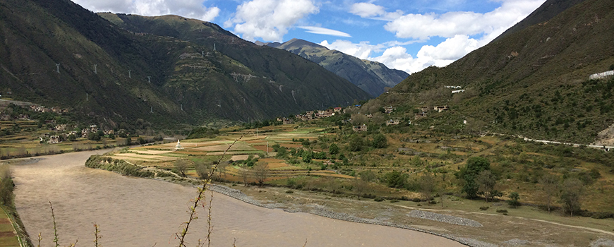 Fields in a valley in high-altitude eastern Tibet. Photo: Jade d’Alpoim Guedes.